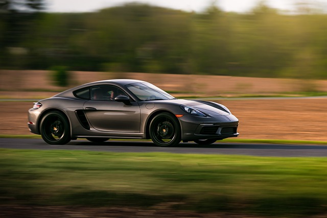 automobile-5330343_640